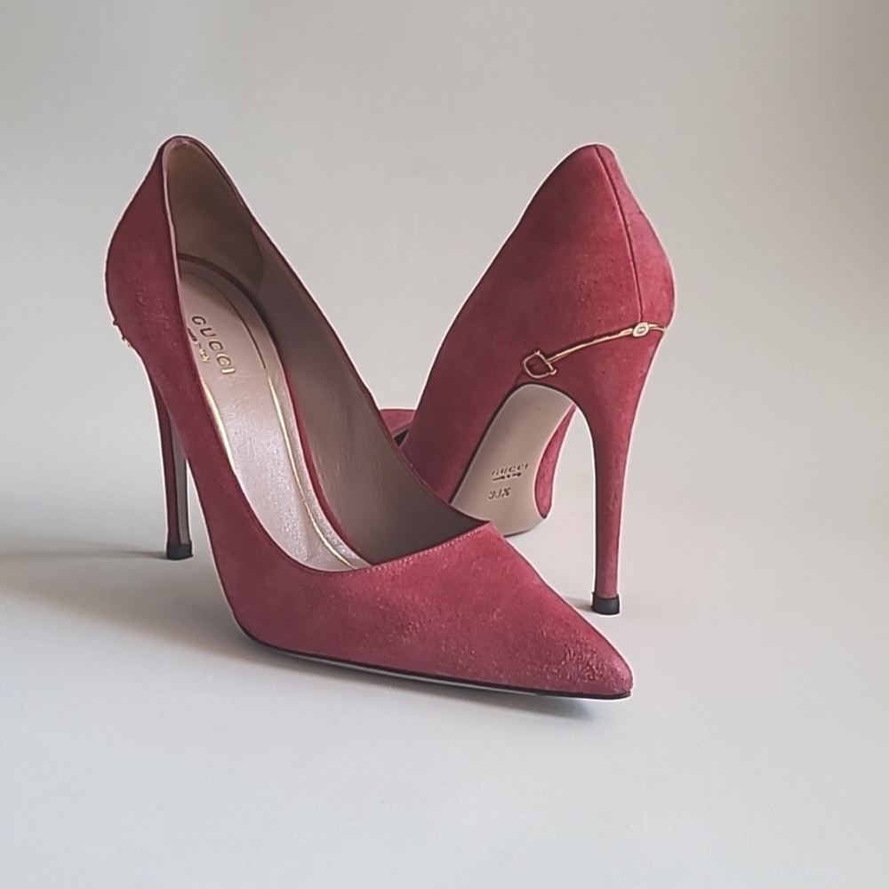 GUCCI Pink Suede Pumps